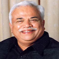 <h3><font color="#b7220b">SHRI. R. V. DESHAPANDE</font></h3>